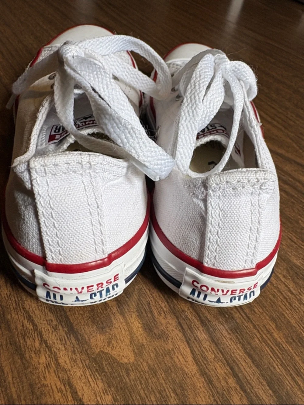 Converse White Low Tops Unisex Youth Size 1 All Star Chuck Taylor
